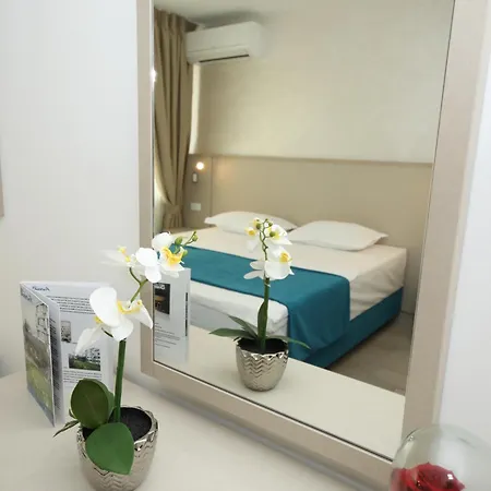 מלון Delfin מאמאיה