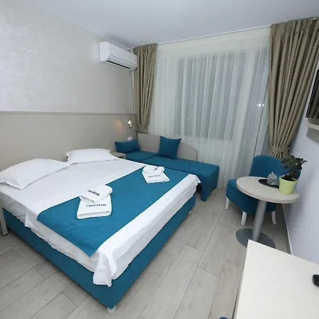 Delfin 3* Mamaia