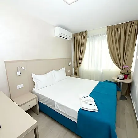 Delfin Hotel 3*
